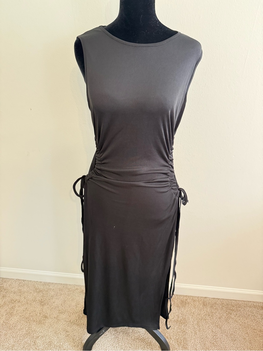 Elegant Black Sleeveless Dress